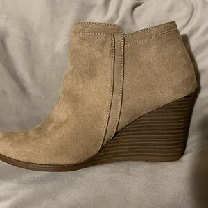 Tan Wedge Ankle Boots with Rounded Toe and Suede Material